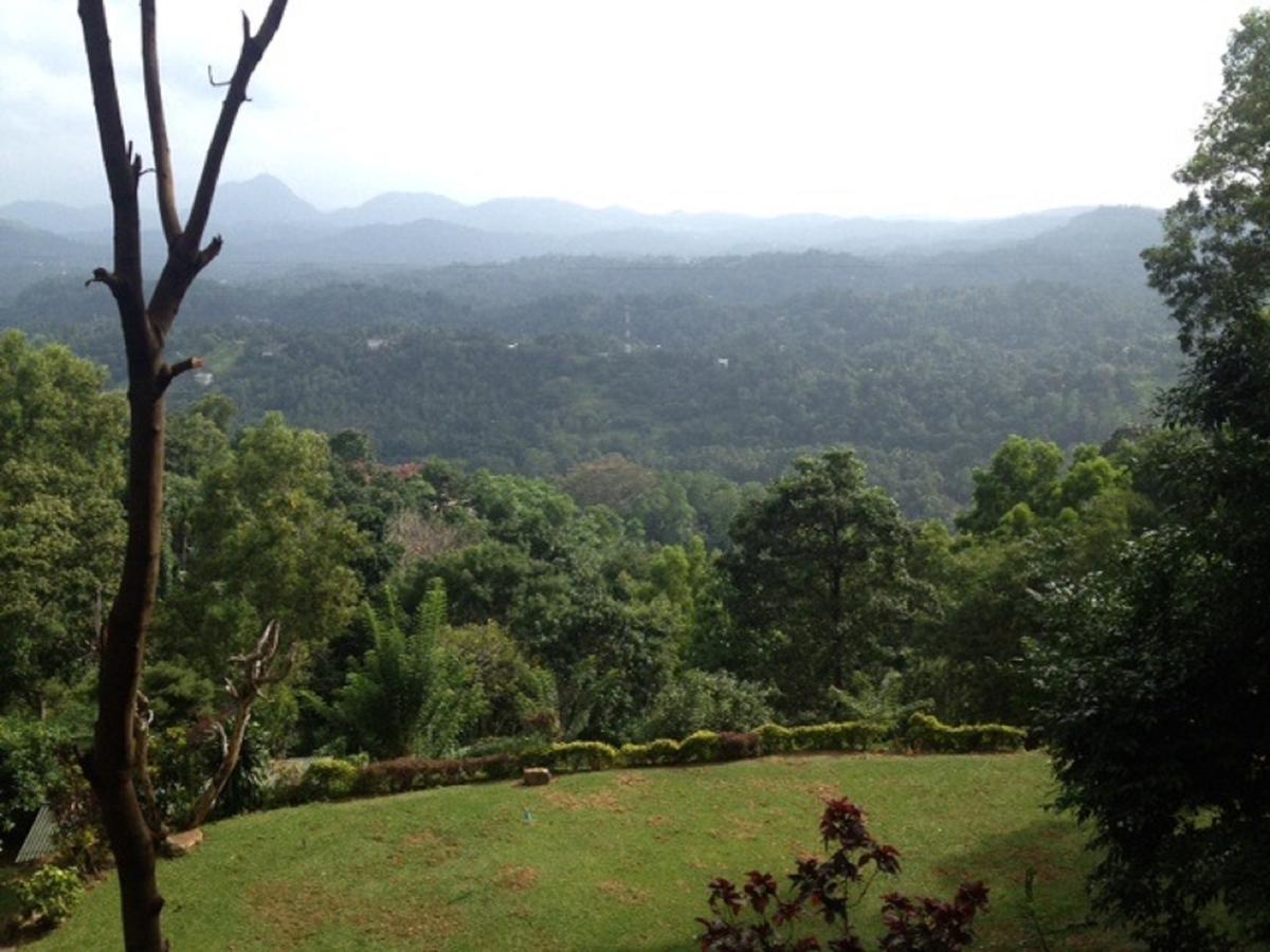 Mowbrey House Hotel Kandy Exterior photo